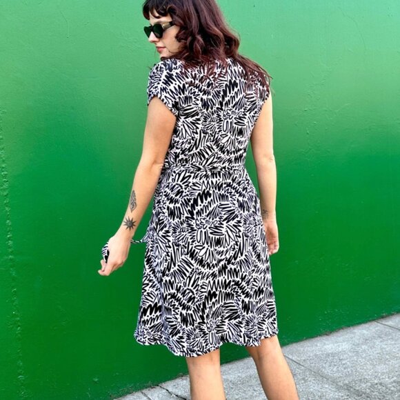 NWT Nooworks Zig Zag wrap dress medium - Picture 5 of 9